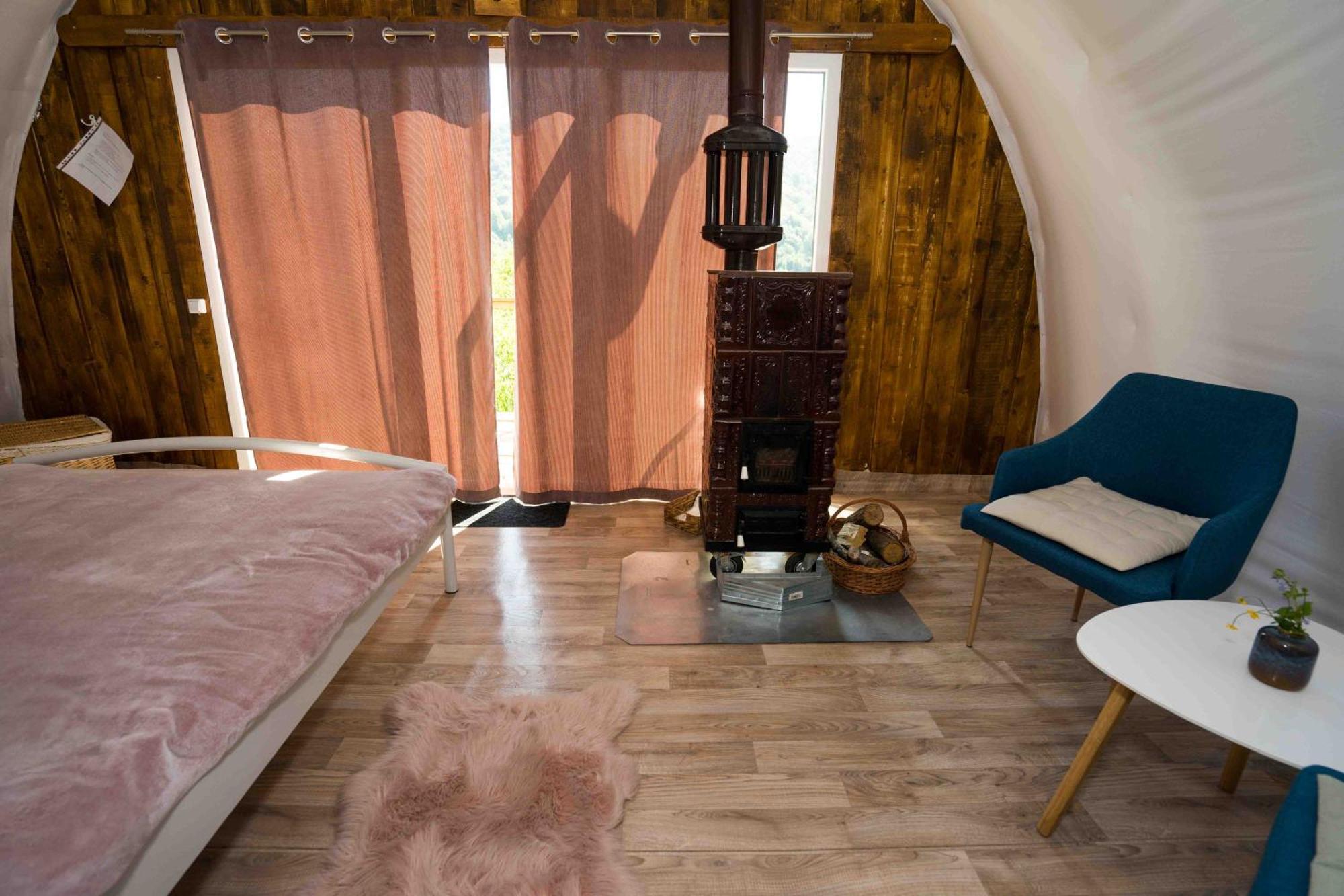 Sunrise Glamping Retreat Hotel Galesu Room photo